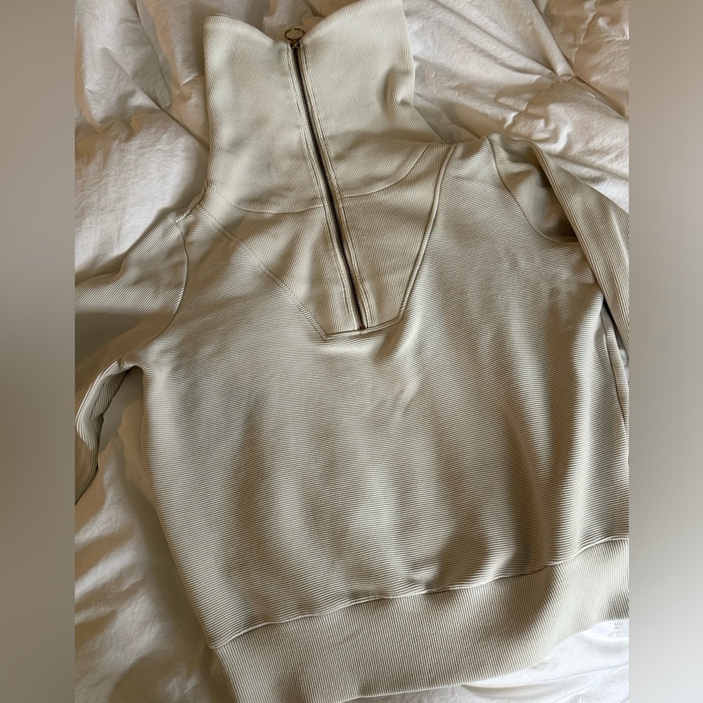 Varley Vine pullover in cream size small